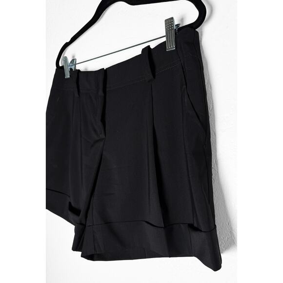 Trina Turk Women's 100% Wool Cuffed Black Shorts Front Pleats Classic Minimalist - Picture 3 of 9